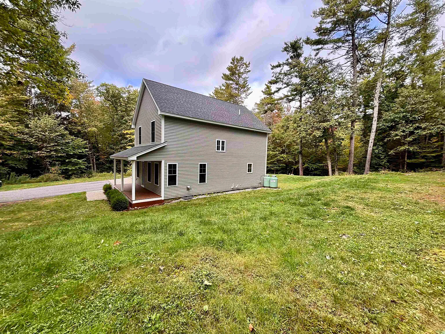 3 bed, 2.5 bath, 2092 sqft, $3,200 — Photo 4