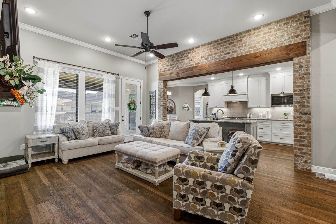 next background image