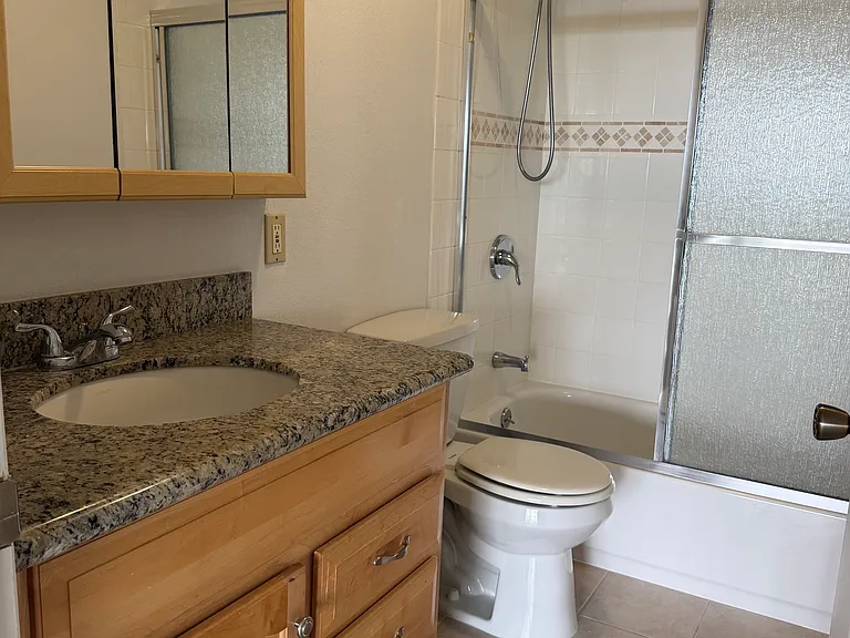 389 Crestmont Dr #B — Photo 11