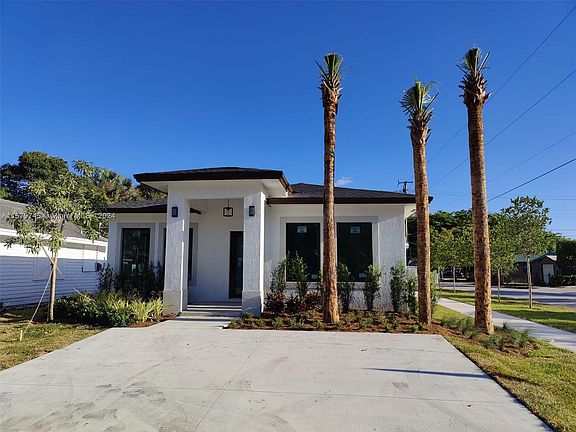 5th image of 164 NW 10th St