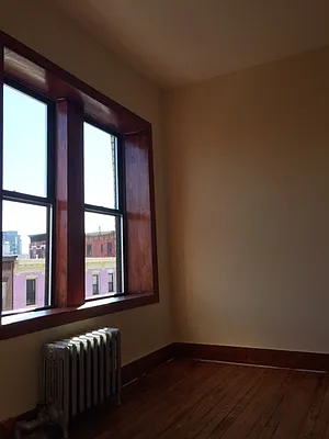 Rented by Bedford Realty USA Corp | media 10