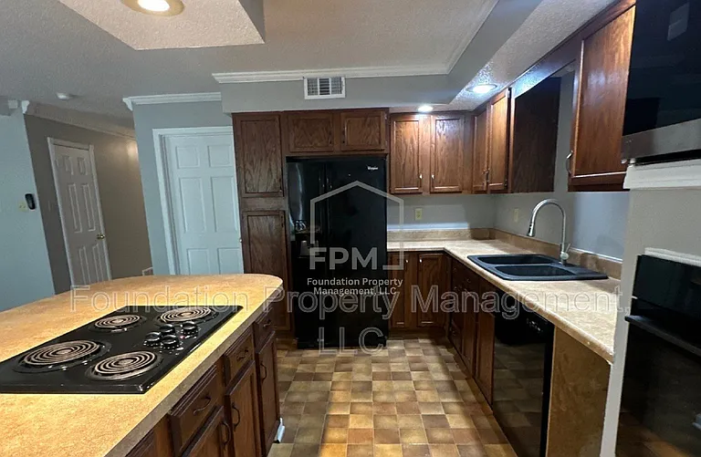 8559 Chippingham Dr — Photo 3