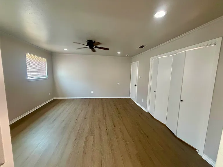 830 Windsor Pl — Photo 12