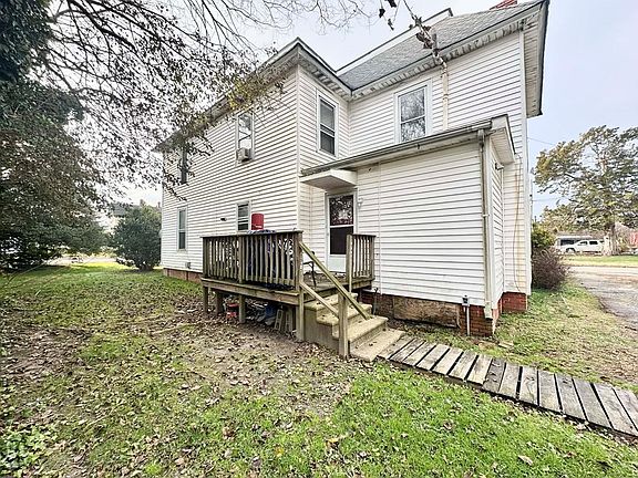 3rd image of 19385 Main St