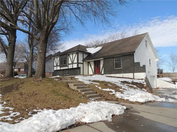 205 NE Hearnes Ave, Blue Springs, MO 64014
