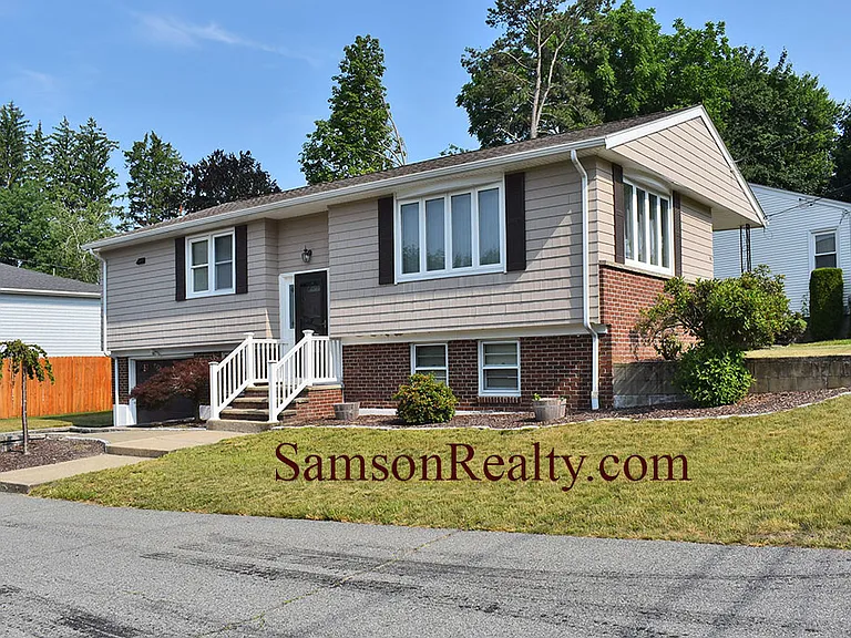 105 Homewood Ave — Photo 3