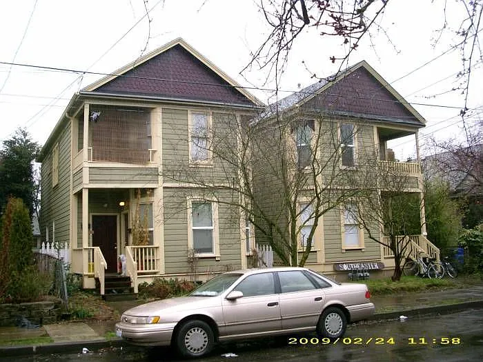 2040-2050 NE Rodney Ave photo 1