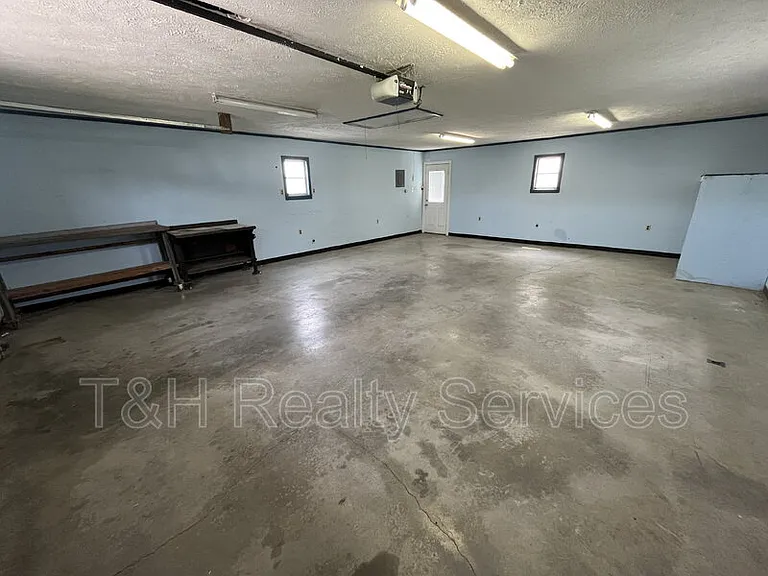 1008 E Wheeler St — Photo 17