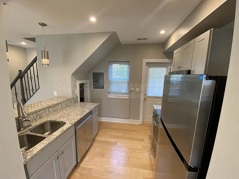 1115 Winchester St #C — Photo 9