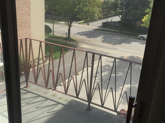 2nd image of 5240 Galitz St #Top