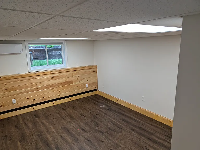 753 W River Rd #C — Photo 6
