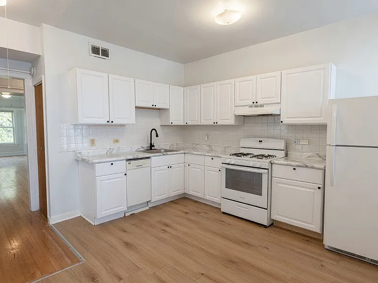 1442 W North Shore Ave #3 — Photo 2