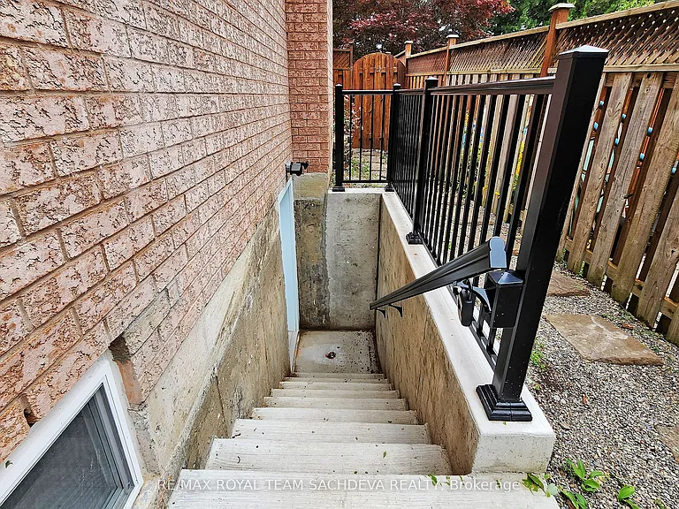 36 Kennett Dr — Photo 20