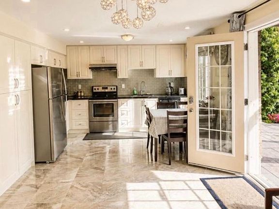 5th image of 37 Heintzman Cres
