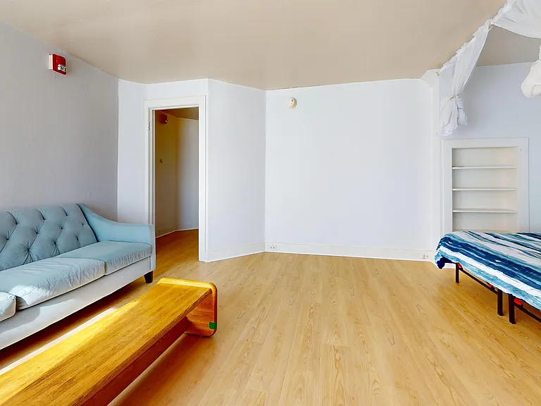 130 Forest Home Dr #C — Photo 3