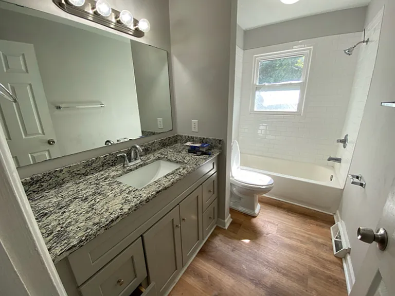 1008 Benning St — Photo 18
