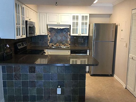5th image of 237 SE Village Dr