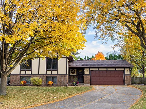 2nd image of 2645 S Norfolk Cir