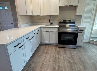 19 Centre St APT 3, Wakefield, MA 01880