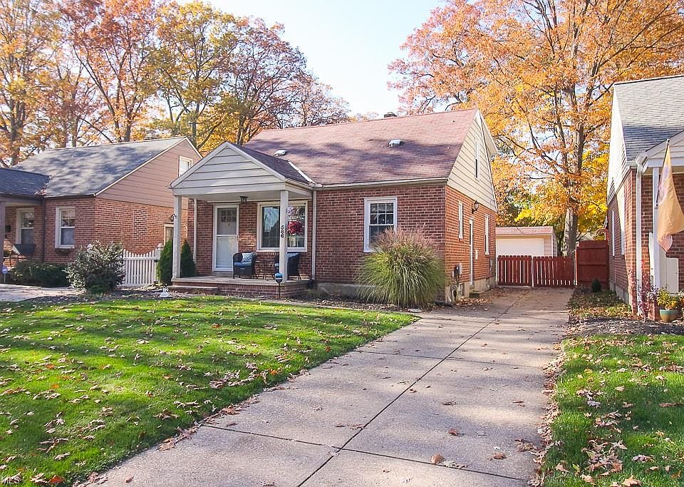 1st image of 586 Huntmere Dr