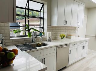 1109 Hamilton Ln, Burlingame, CA 94010