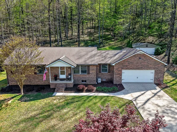 747 Old County Farm Rd, Spencer, TN 38585