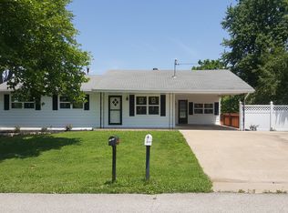 11812 Pine St, Centertown, MO 65023