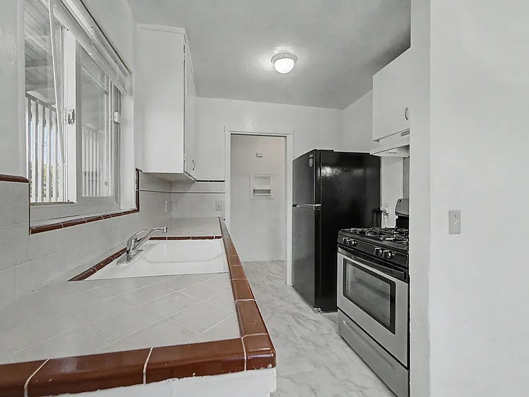 806 H St #1-4 — Photo 5
