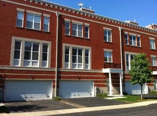 2702 W Dakin St, Chicago, IL 60618