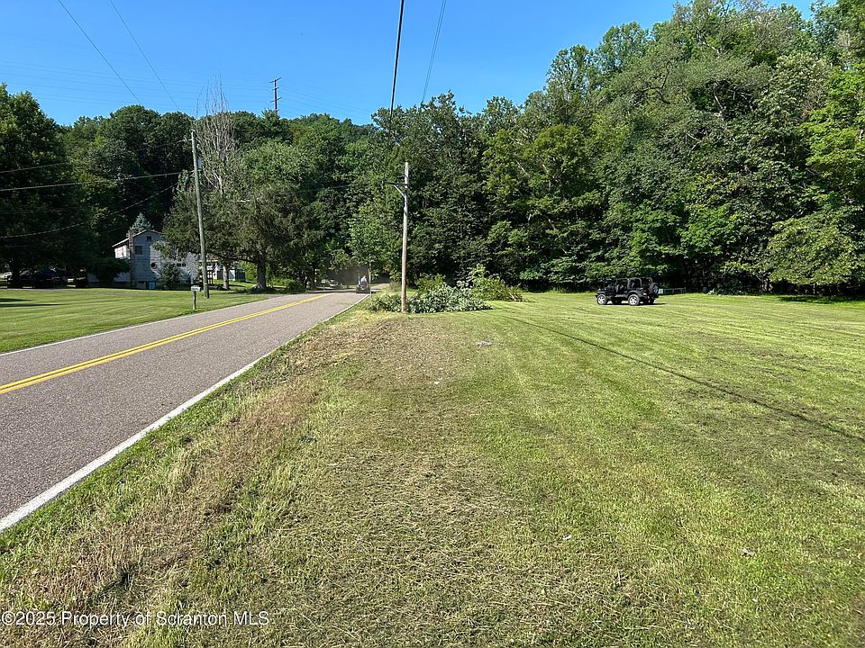 2nd image of 18 Ruckle Hill Rd