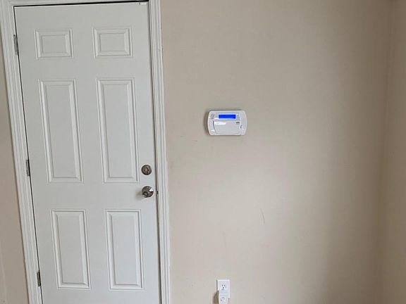 5th image of 2065 W Mound St #2065
