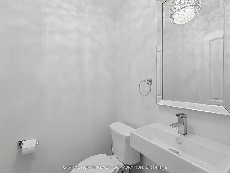 18 Alex Campbell Cres — Photo 18