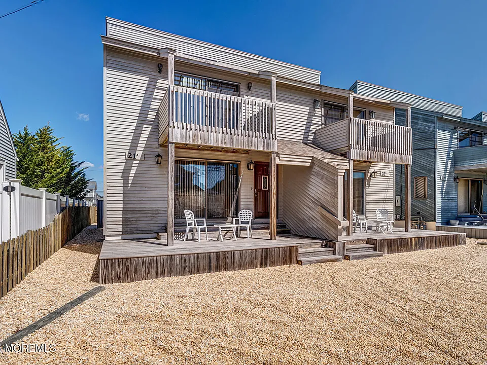 21 Brown Ave #1
