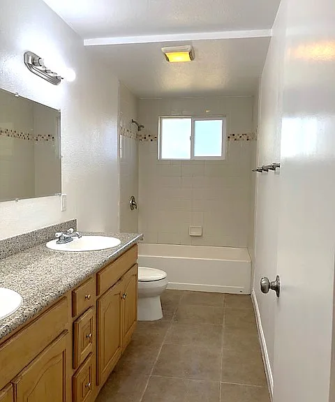 2204 Menalto Ave — Photo 9