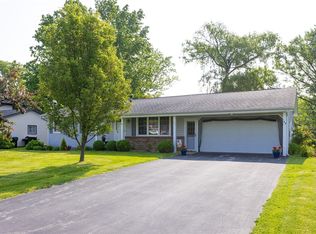 84 Marlbank Dr, Rochester, NY 14612