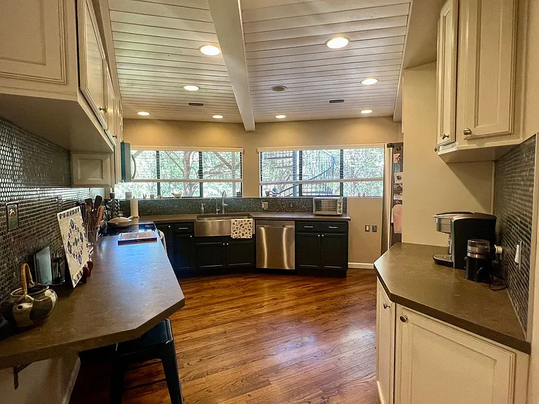 335 Foothills South Dr — Photo 58