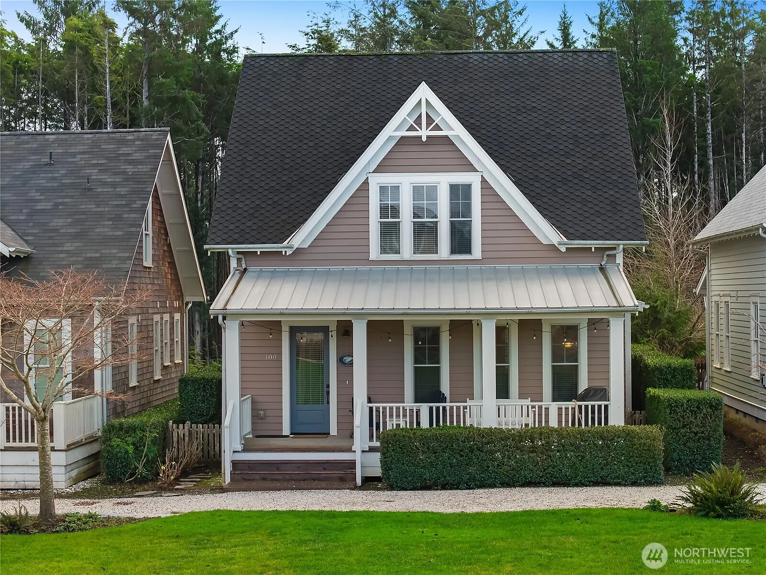 100 Horseshoe Lane photo 1