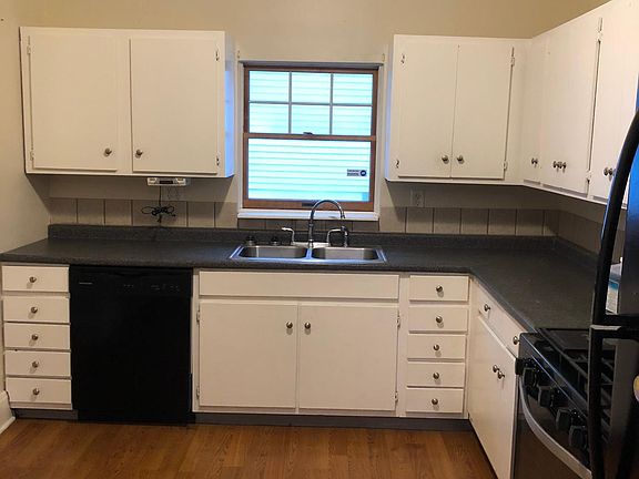 4th image of 2844 Claypole Ave