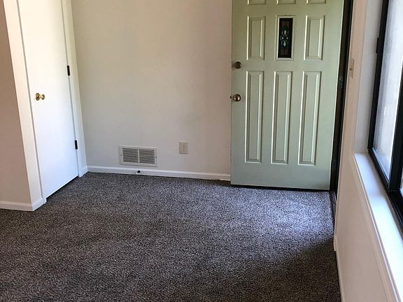 3rd image of 1101 Pawnee St