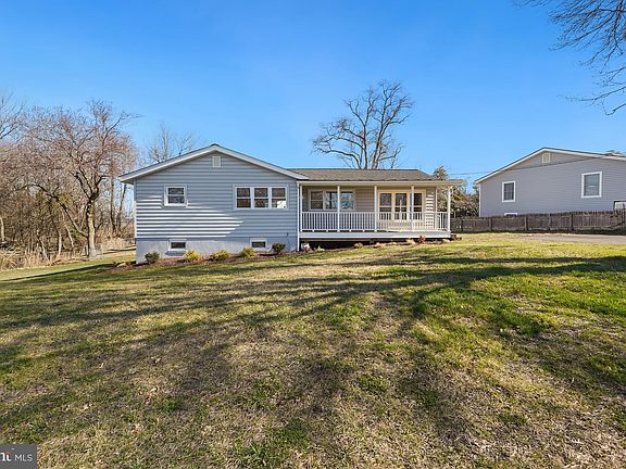 2nd image of 1546 Ridgely Dr