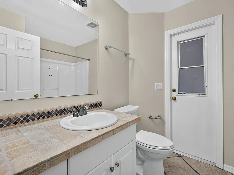 1632 SW 43rd Ter — Photo 24