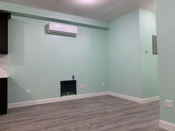 3rd image of 864 Elsmere Pl #1