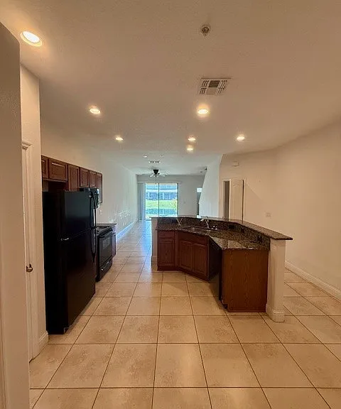 2932 Oak Park Way #B — Photo 3