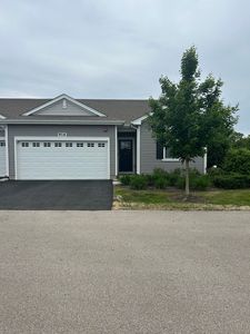 916 Darwin St, North Aurora, IL, 60542