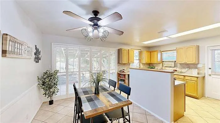 439 Stanford Dr — Photo 5