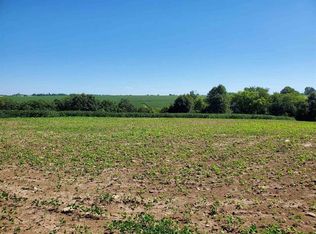 1 Ridge Point Rd, Mineral Pt, WI 53565