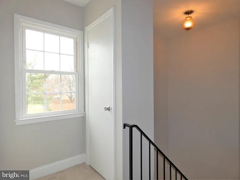 4128 Hamlin Ct — Photo 32