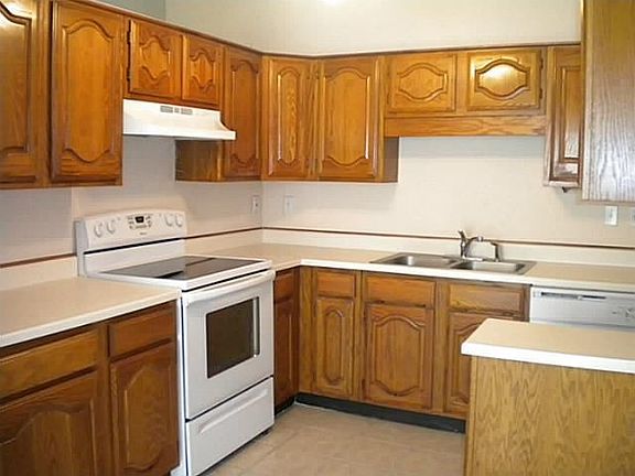 3rd image of 4244 Staghorn Cir S