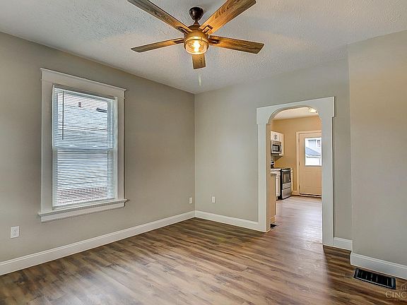 4th image of 1238 Vanderveer Ave