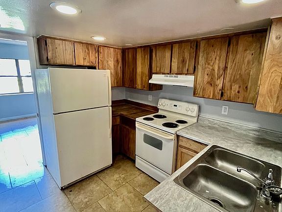3rd image of 525 Morgan Ave APT 5